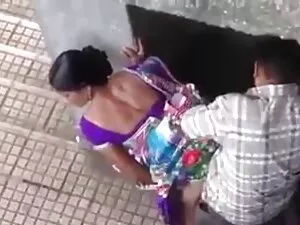 مرد عضلانی خود را fu ...