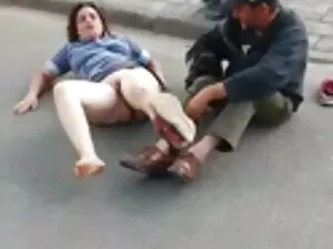 بانوی زیبا می شود در ...