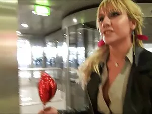مادام در لاتکس سیکس  ...